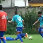 Ronaldinho ríe de su amigo