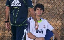 Mou pide que no presionen a Kaká...