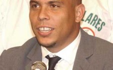 Ronaldo representaría a Kaká