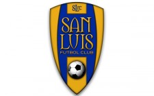 El renovado escudo del San Luis
