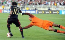 Gio contra Howard en Copa Oro