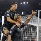 Guti festeja con Cristiano Ronaldo Guti festeja con Cristiano Ronaldo