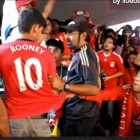 Hincha se atrevió a incitar una orda de reds a punto del colapso Hincha se atrevió a incitar una orda de reds a punto del colapso