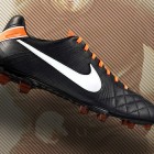 Nike | Tiempo Legend. Ronaldinho y Piqué los lucen en la cancha
