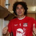 Guillermo-Ochoa-firma-Ajaccio-CD-OKA