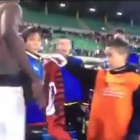Sulley Muntari regala su playera