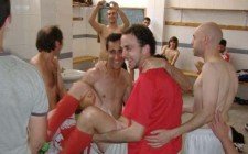 Jugadores de Sueca United festejan su triunfo