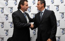 Presentan a de los Cobos en Gallos