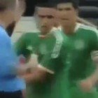 Neymar escupe a Meza Neymar escupe a Meza