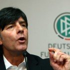 El DT de Alemania pemitira fumar y beber a sus dirigidos