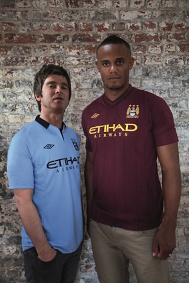 Noel luce la nueva playera del City