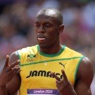 Bolt pasa cómodo a semifinales de 100m Bolt pasa cómodo a semifinales de 100m