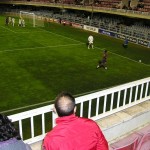 Viendo al equipo de Jonathan Dos Santos