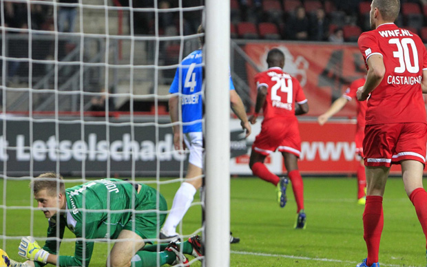 Twente empató ante el último y cedió liderato; 'Tecatito' jugó 24'