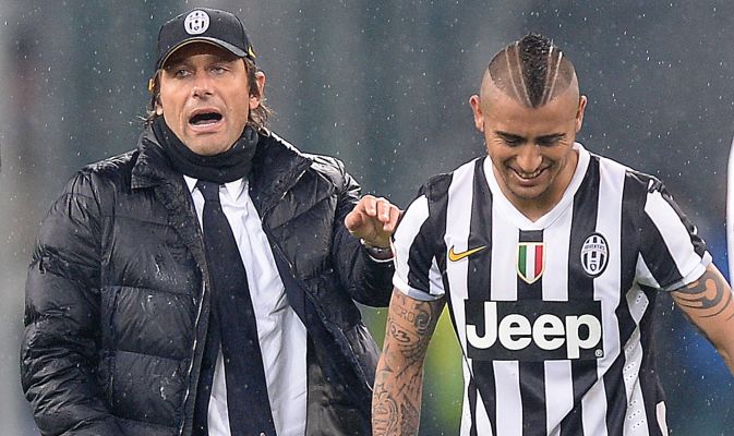 Según prensa italiana, Conte terminó muy molesto con Vidal y Pogba