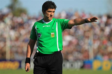 Claudio Maglio, árbitro de Independiente-Sportivo Belgrano