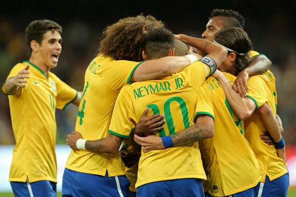 Dunga convoca a Luiz Adriano y Thiago Silva