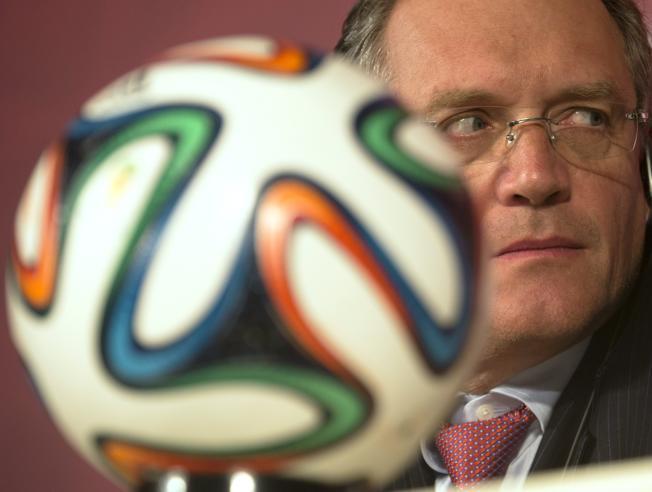 FIFA suspendió a su secretario general