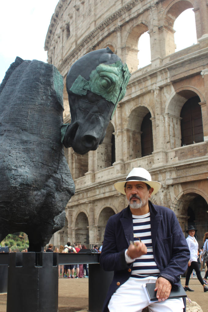 Artista mexicano llena el centro de Roma con sus 