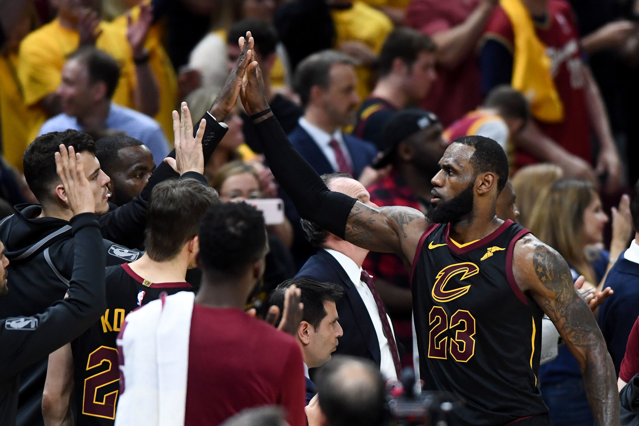 NBA Playoffs Cleveland Cavaliers ganan el sexto partido y empatan la serie