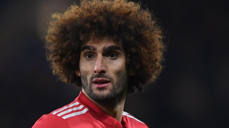 https://www.futbolsapiens.com/wp-content/uploads/2018/11/fellaini-afro-manchester.jpg