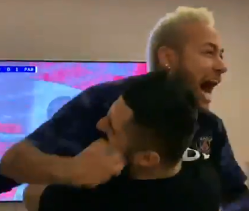 Así vivió Neymar el triunfo del PSG en Old Trafford Así vivió Neymar el triunfo del PSG en Old Trafford