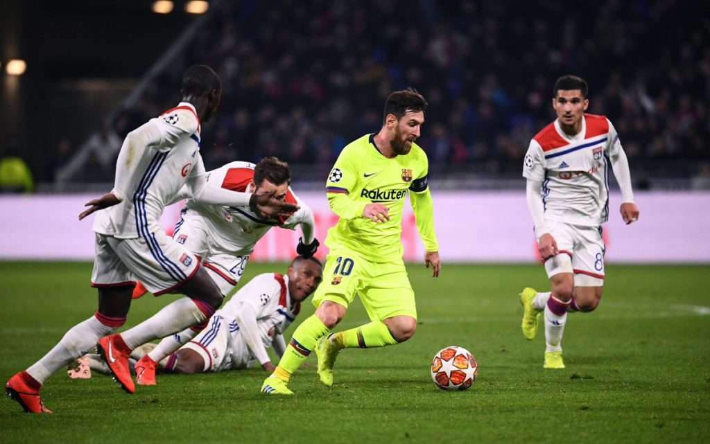 Barcelona se estrella en Lyon y deja la llave abierta