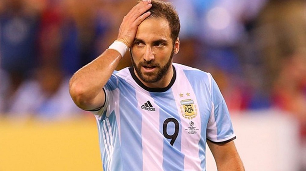 Las peores tres fallas de Higuaín en un solo vídeo Las peores tres fallas de Higuaín en un solo vídeo