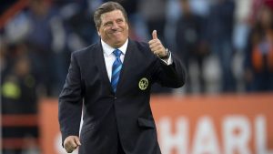 Miguel Herrera mostró su admiración por el técnico de Toluca Miguel Herrera mostró su admiración por el técnico de Toluca