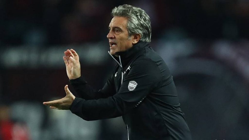 Juan Manuel Lillo dejó de ser entrenador del Vissel Kobe
