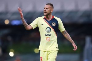 Jeremy Ménez fue criticado por el entrenador Miguel Herrera Jeremy Ménez fue criticado por el entrenador Miguel Herrera