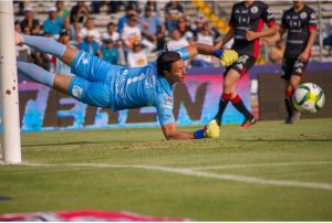 El guardameta volverá a Chivas después de su paso por Lobos BUAP/ Foto: @TonoRodriguez1 El guardameta volverá a Chivas después de su paso por Lobos BUAP/ Foto: @TonoRodriguez1