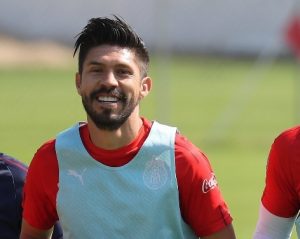 Peralta en un entrenamiento con Chivas / Foto: vía Twitter Peralta en un entrenamiento con Chivas / Foto: vía Twitter
