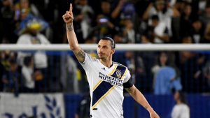 Zlatan habla sobre Carlos Vela