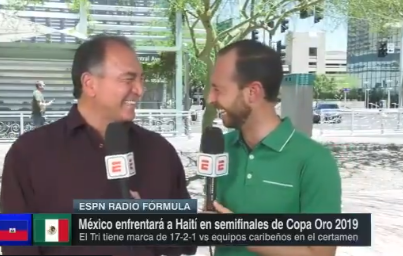 Mario Carrillo se "enterró" un maguey en plena transmisión Mario Carrillo se "enterró" un maguey en plena transmisión