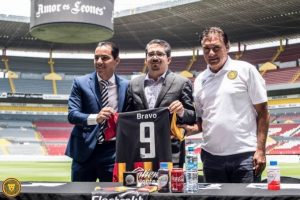 Bravo vestirá el dorsal 9 con Leones Negros / Foto: Twitter Bravo vestirá el dorsal 9 con Leones Negros / Foto: Twitter