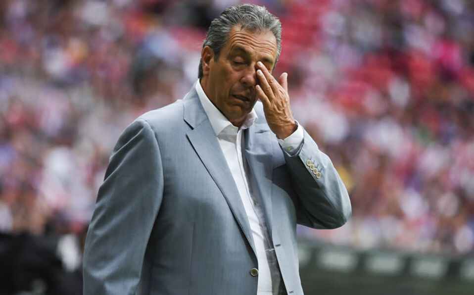Tomás Boy se molestó por la alineación que presentó el Cruz Azul para enfrentarse a su equipo Tomás Boy se molestó por la alineación que presentó el Cruz Azul para enfrentarse a su equipo