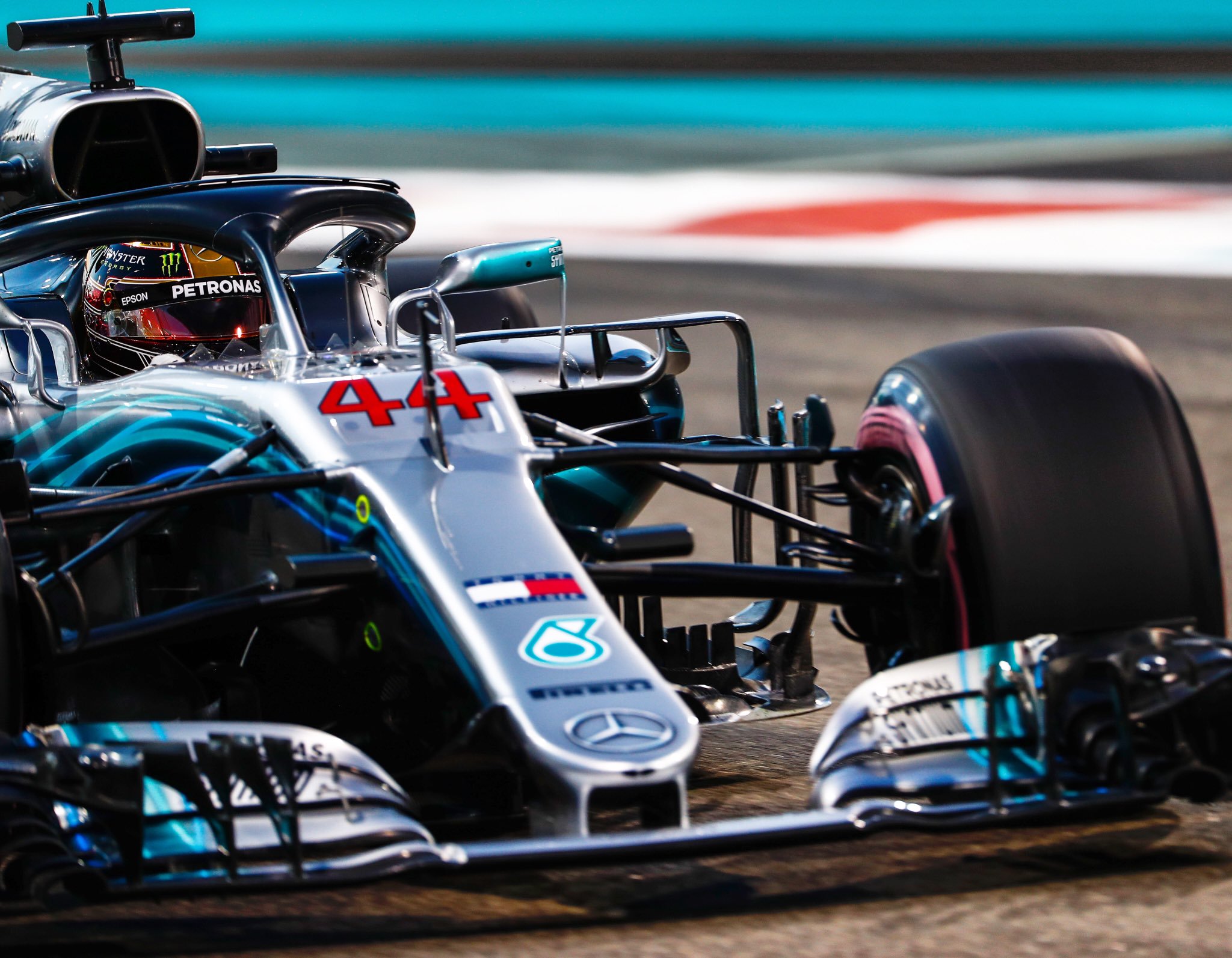 El campeón Hamilton logró la pole en Abu Dabi Futbol Sapiens