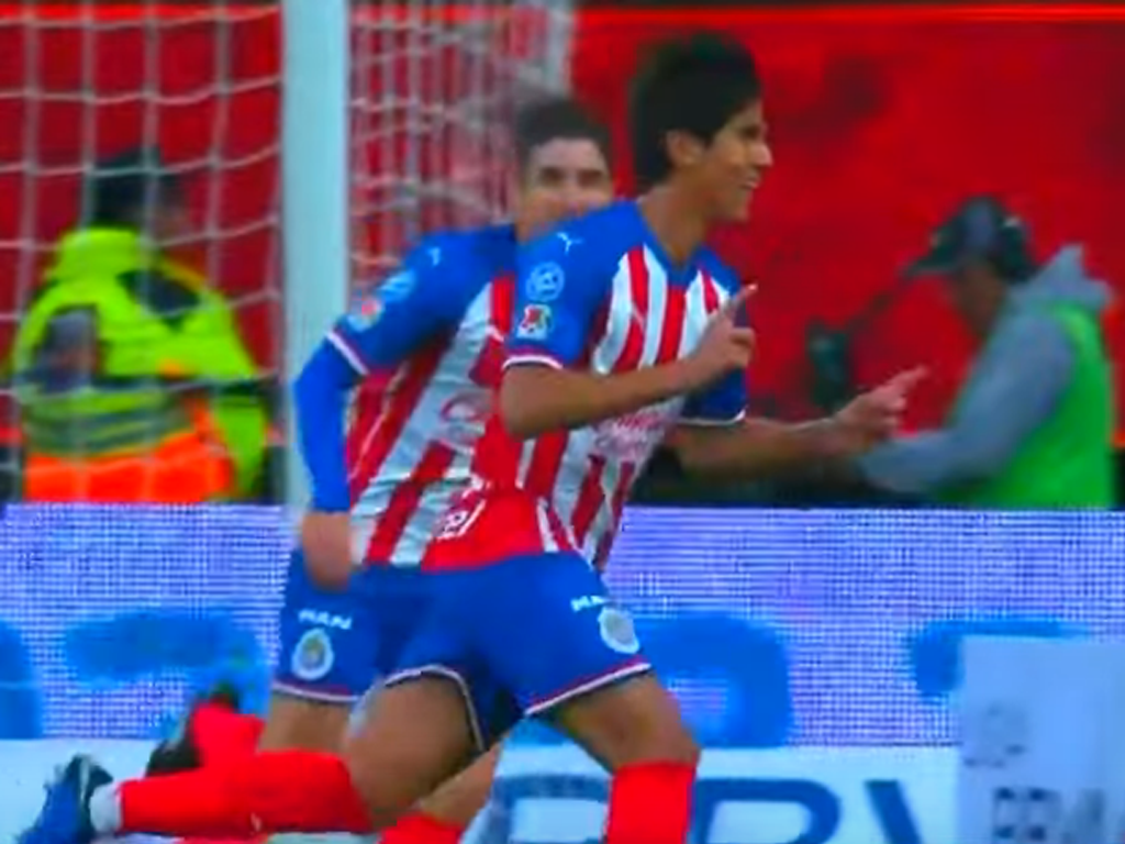 Chivas. JJ Macías