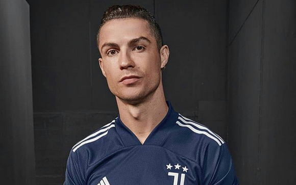 La sobria camiseta de visitante de la Juventus para la 2020-21 - Futbol  Sapiens