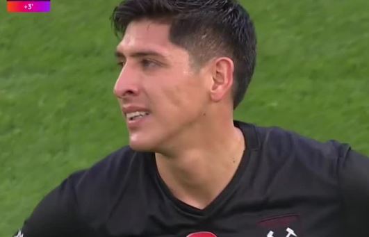 Edson Álvarez recibe oferta del Olympiakos griego